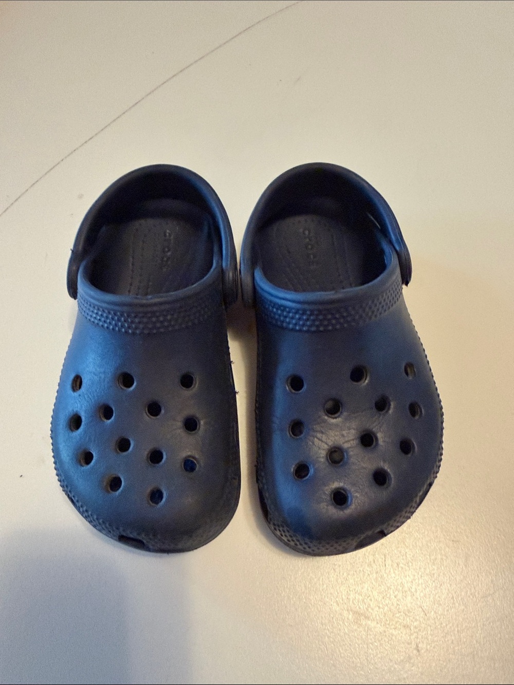 CROCS Toddler rubber water/play shoes. Size C9. Fair condition.